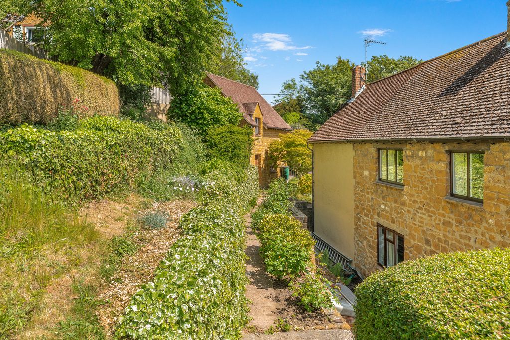 Whiteway Mollington